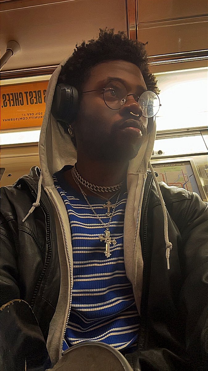 Afro_dite98's tweet photo. Love me some stripes 🙂‍↕️ https://t.co/oKkRaLjwMY