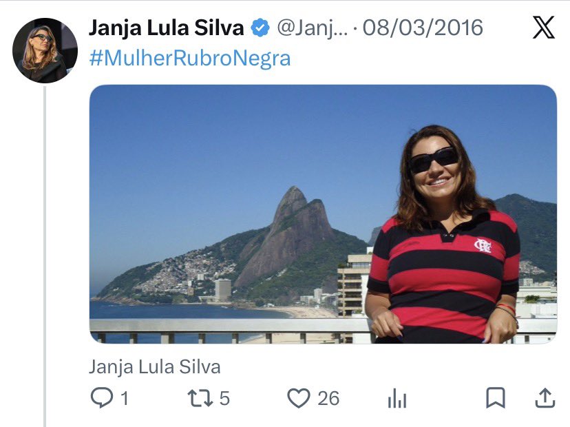 soldzita's tweet photo. Sosseguem o chifre na cabeça. Fake News vindo de vocês (bolsonaristas) não é novidade! Deixando aqui embaixo a primeira-dama como uma boa flamenguista desde sempre. Imagem completa porque tem gente que não raciocina bem. Já aproveita pra ver a data, foto, blusa… etc. https://t.co/OqCPMh1uq5