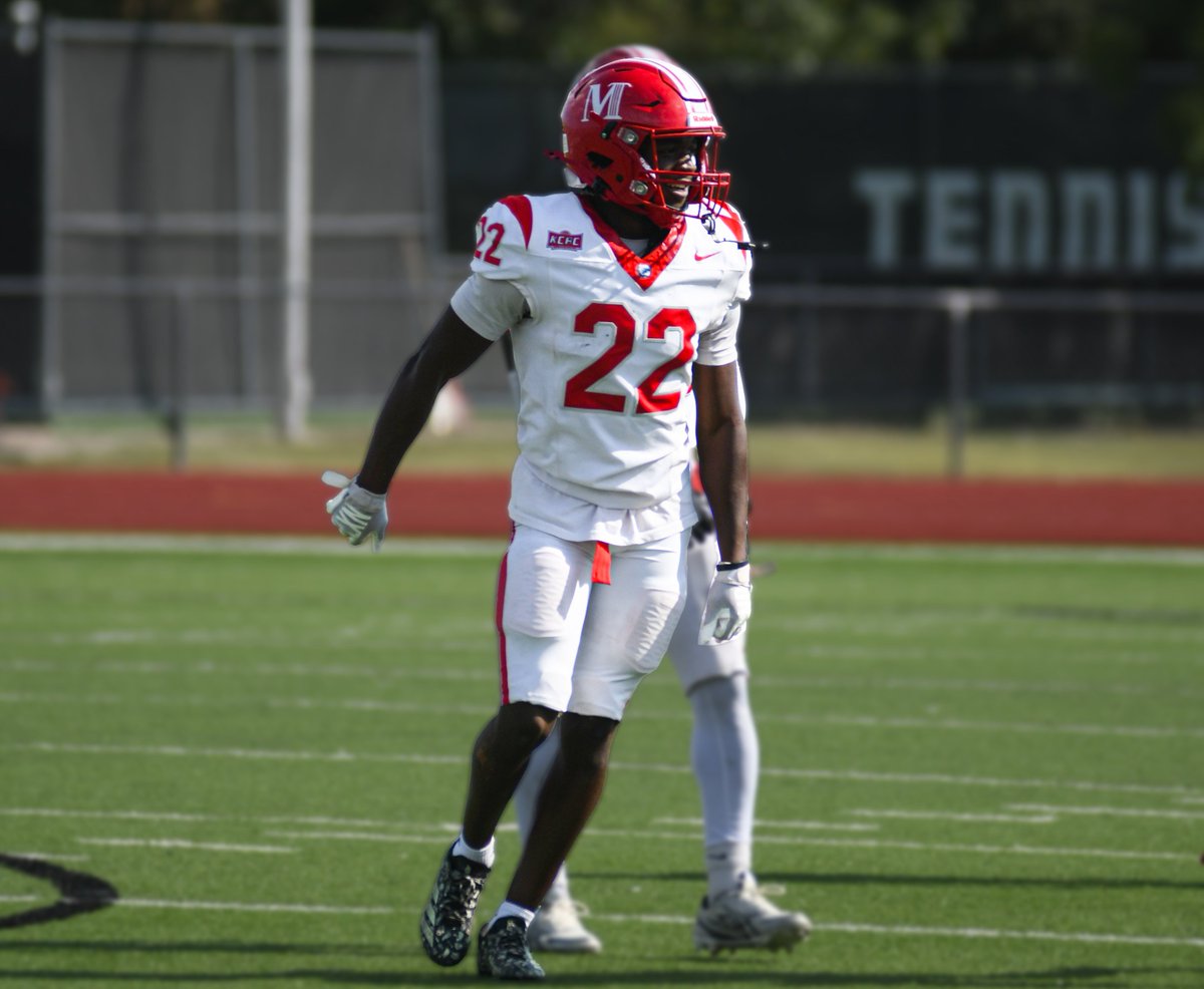 NAIA's tweet photo. 🏈

An exciting weekend of #NAIAFootball action produced three impressive @PrestoSports Player of the Week selections❕

🔹Offense, Max Gainey (@LWUAthletics) 
🔹Defense, Jaylan Davis (@MAC_Bulldogs) 
🔹Special Teams, Trezell Patterson (@YoteAthletics)

💻https://t.co/Od0KNF3y2D

#TheRightWayToPlay
