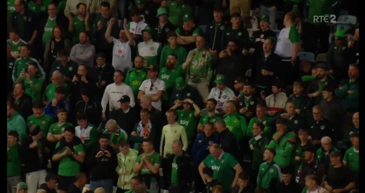 PGNWTLOI1D's tweet photo. A long week of it but a reminder that we are the Irish fans &amp; not the bots. The barstoolers and keyboard warriors on whatever side can have their say on here, but Ireland away's have some of the soundest people you'll ever meet

🇮🇪COYBIG https://t.co/tOfODBfWTM