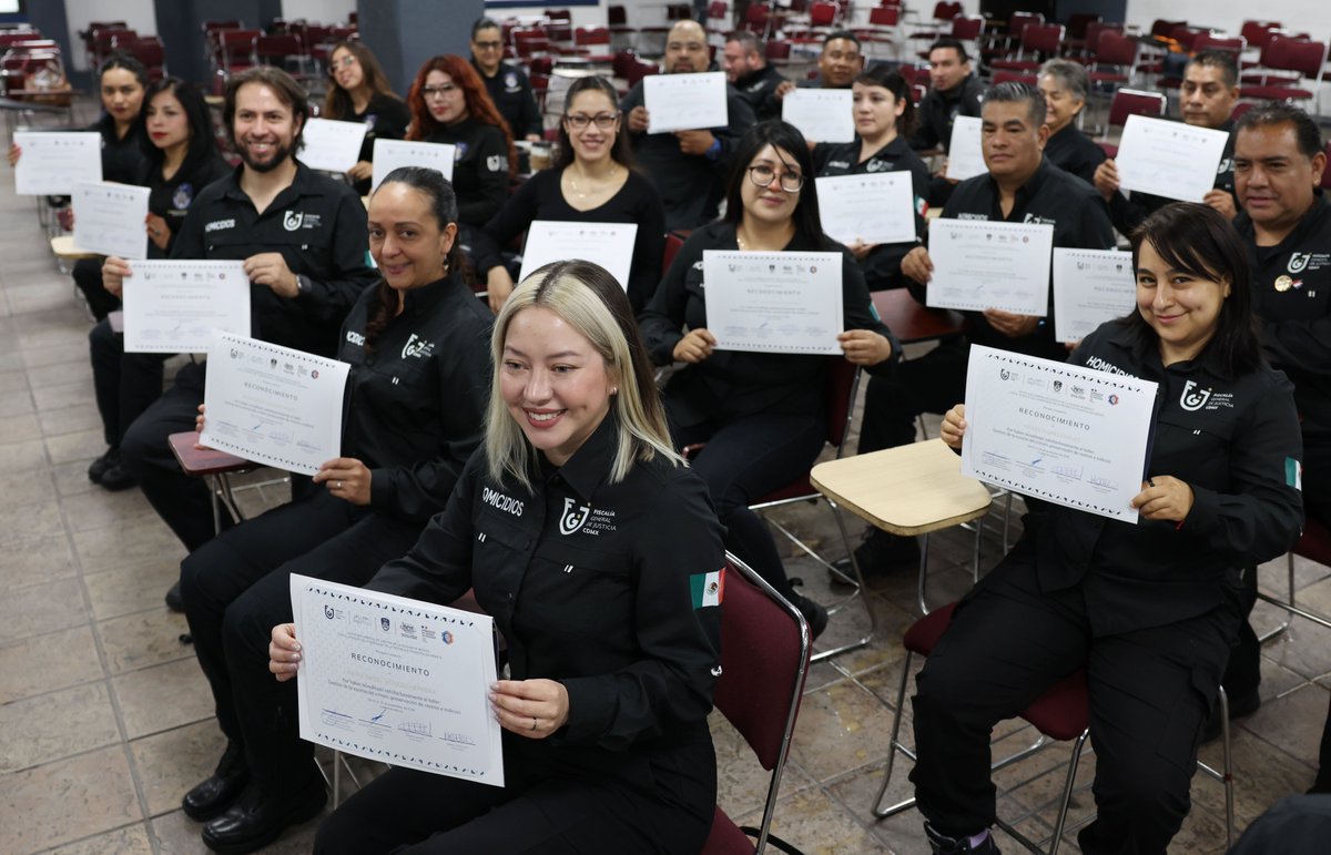 IFP_CDMX's tweet photo. 🧵(1/3) En el #IFPES, casa de estudios de la #FiscalíaCDMX, concluyó el curso “Gestión de una escena del crimen”, impartido por instructores del Servicio Nacional de la Policía Científica francesa, con la colaboración de la Embajada de Francia en México. https://t.co/uMLsOZupFQ