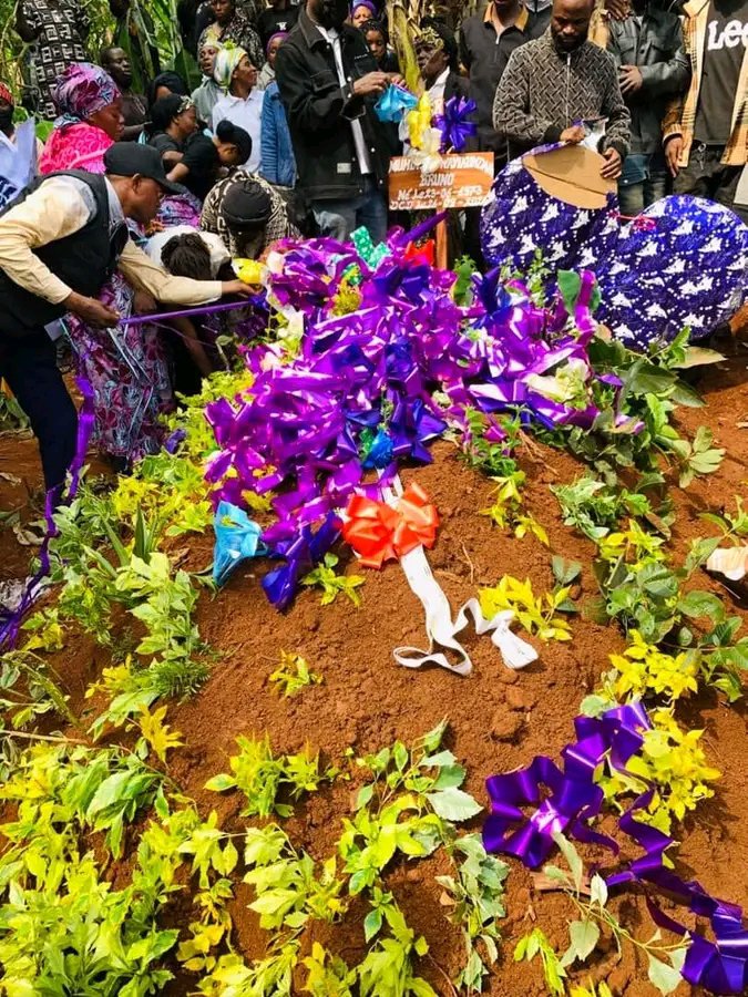 EricDangwe's tweet photo. #BUTEMBO : YA BRUNO, UNE VOIX S’EST ÉTEINTE, UNE MÉMOIRE DEMEURE.

Ce 28 Septembre, #Butuhe lui a rendu un dernier hommage. Sa voix, notamment dans les émissions pour enfants et éducatives, a marqué des générations.

Le micro s’est tu, mais son empreinte demeure.

Repose en paix. https://t.co/SUgU75SiNm