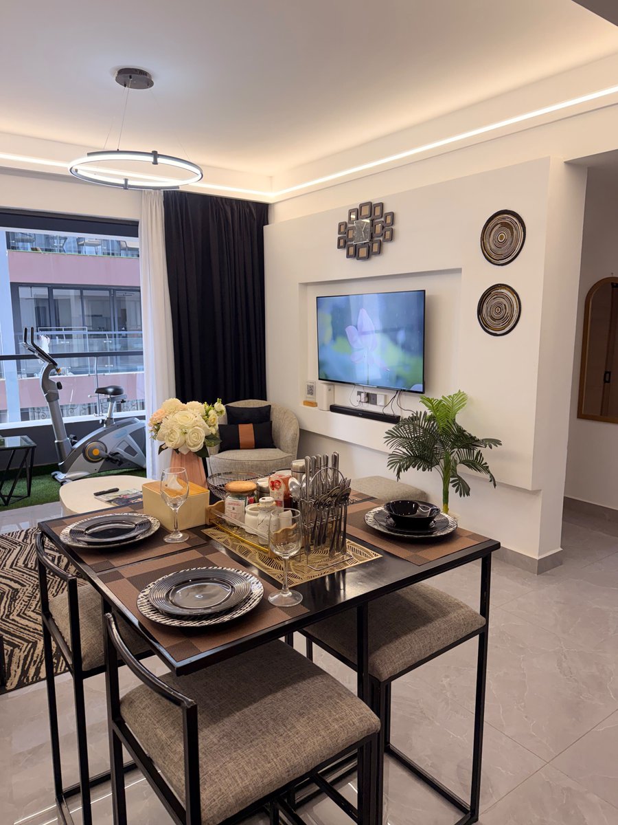 SaulKhanda's tweet photo. Street archive 👋

Kes 2500 per night studio,kes 3000 per night one bedroom.
Location,south b, Nyali, Thika Road, Bamburi n across the country.
DM is always open https://t.co/K0bXdilCb5