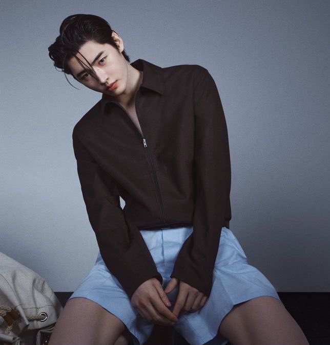 wayokyu's tweet photo. these pics had everyone yearning for a sunghoon calvin klein deal https://t.co/6mvASFgYNj