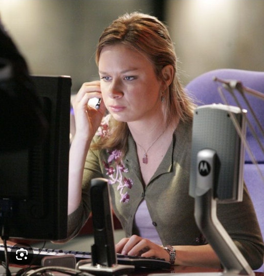 olajideobe's tweet photo. Chloe O'Brian remains the best ever nerd and computer programming geek in all TV series that has ever been aired, and she is the definition of loyalty. Her loyalty to Jack Bauer from seasons 3 to 9 of 24 was 101%.

Do you know any other TV series character who ate the nerd/geek role better than Chloe O'Brian of 24?