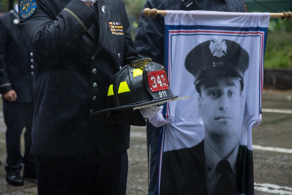 Tunnel2Towers's tweet photo. We want to extend our heartfelt thanks to the thousands of people who participated in our annual Tunnel to Towers 5K Run & Walk NYC this year. This event retraces the final footsteps of FDNY Firefighter Stephen Siller through the Brooklyn Battery Tunnel to the Twin Towers. It pays homage to the first responders and civilians who lost their lives on September 11, 2001, and the thousands lost in the years since from 9/11-related illness and the Global War on Terror. We commemorate their bravery, uphold their legacy, and reaffirm our unwavering commitment to their memory. Your support and participation are consequential to carrying on our mission to Never Forget. 
@stoolpresidente @GuyFieri @GuysFoundation