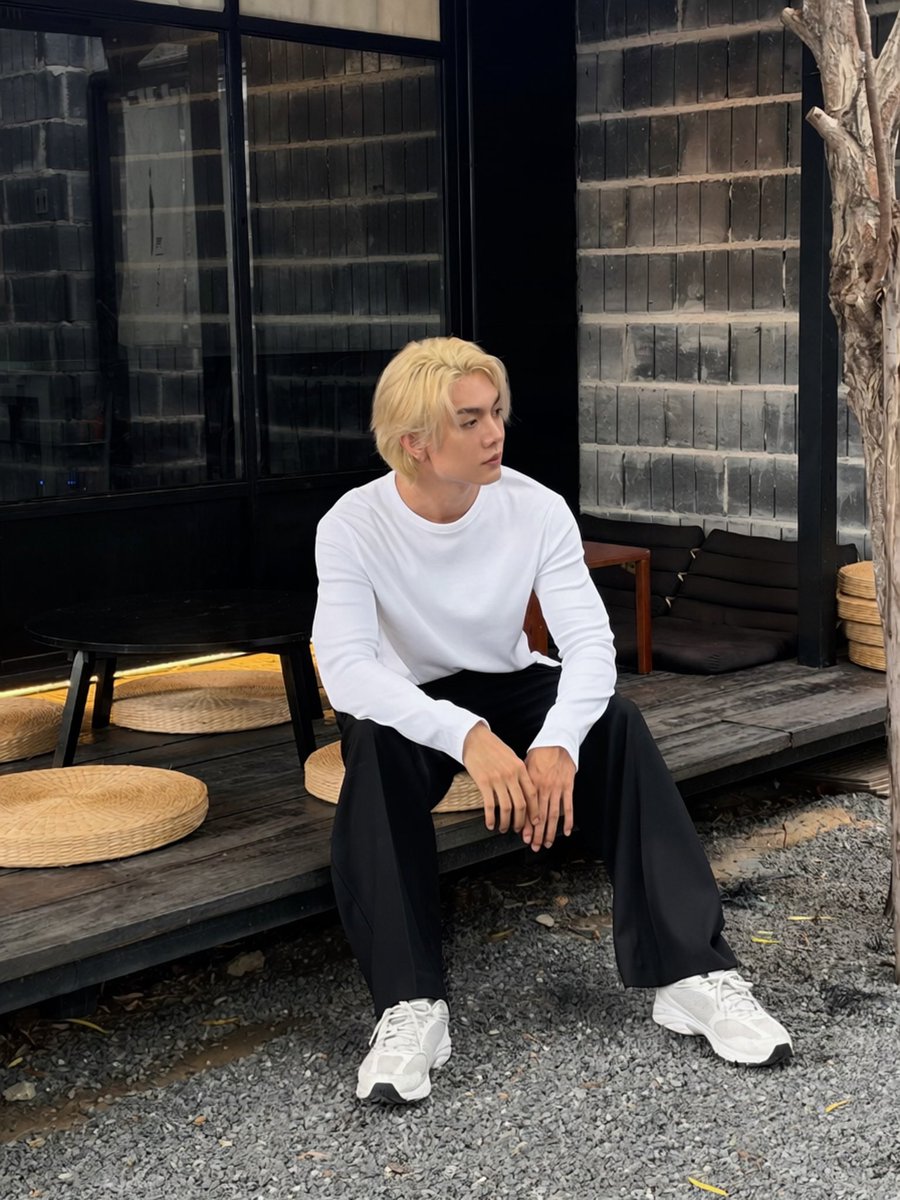 gline_xq99's tweet photo. Aside from my birthday, what im looking forward for October are both my bias birthdays, my blonde october libra men 🤭💜

oct 9 - Boat
oct 13 - Jimin
oct 14 - Me 😚

#THUR #ARMY
#Boat #BTS
#BoatYongyut 
#ParkJimin #Jimin https://t.co/rHQzIeEuK6