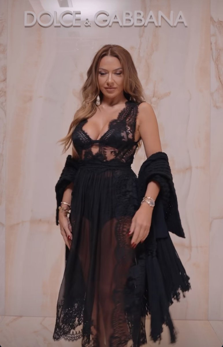 trunluifsaarsiv's tweet photo. Hadise 🥵😍
Taşacak https://t.co/bIJnWMELhc