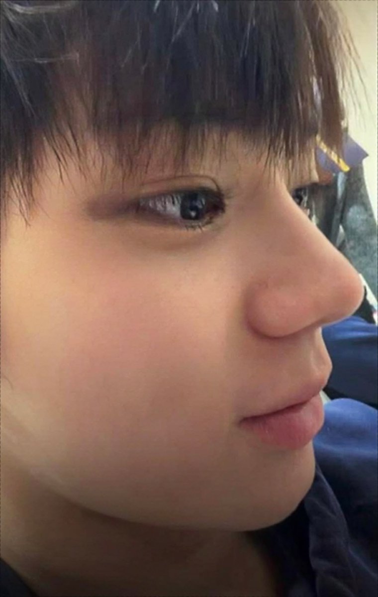 meme_4sho's tweet photo. Ohyul looks so cuteee up close https://t.co/GsOT5nFXKO
