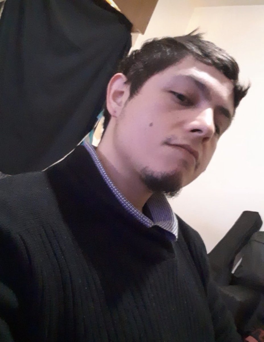 lalaponseko's tweet photo. @IvanVergelOk @patriayfamilia_ EL TUPE con esta cara de violín y pagando el verificado jajajaja que tristeza https://t.co/fNrwKw8DNh
