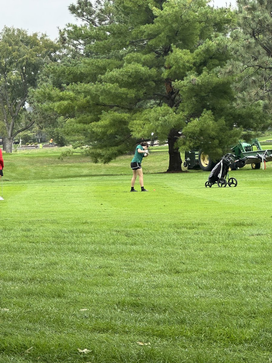 obryangirlsgolf's tweet photo. Metro Golf at The Pines! #GOBEARS https://t.co/tatBGo77J1