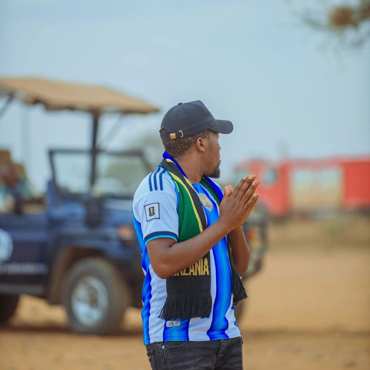 LuganoEdomm's tweet photo. Neema ya Mungu iwaokowayo watu wote imefunuliwa nayo inatufundisha kukataa ubaya na Tamaa zote za kidunia haleluya Haleluya Asifiwe Yesu https://t.co/PTPFFyCjC3