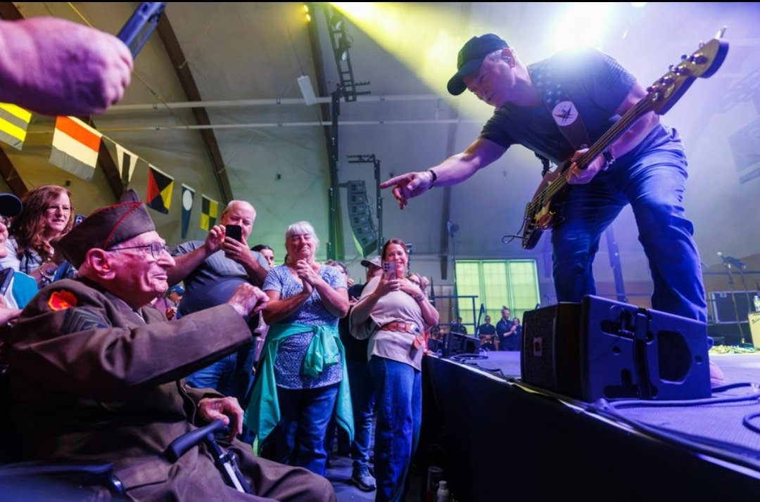 GarySinise04's tweet photo. What an incredible milestone for the Lt. Dan Band. After more than two decades on the road, this weekend we officially made it to all 50 states!
What a journey. Thank you, America. God bless you! 🇺🇸 https://t.co/bqOqCcCET0