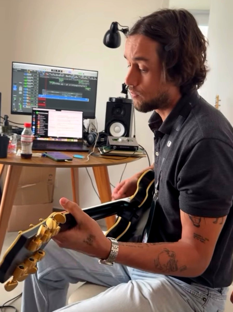 fcmatheustorres's tweet photo. 🎸✨️ https://t.co/Dsqm83GsB9