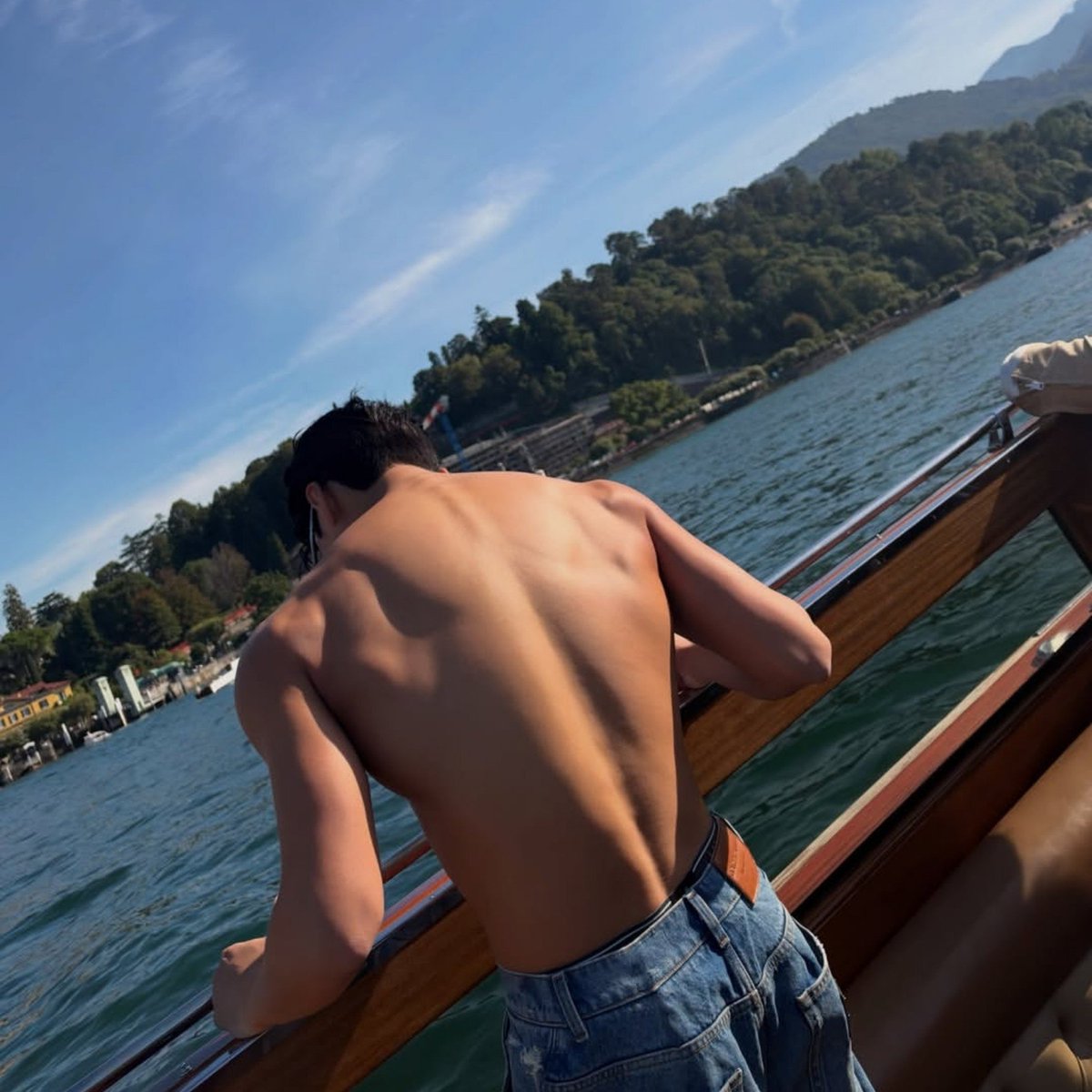 blancavidss's tweet photo. como pretendo que sea mi novio mientras yo me veo como el chiqui tapia https://t.co/H8lLH1bHhS