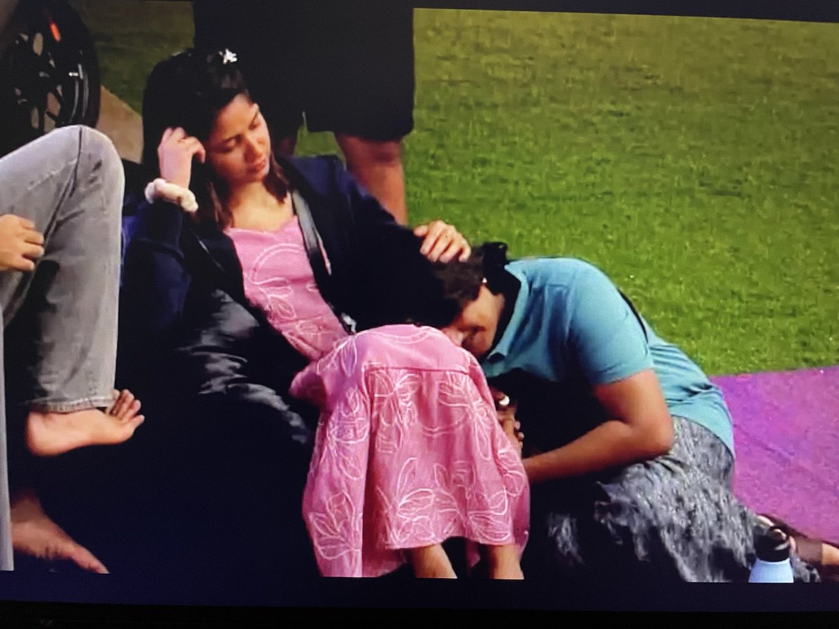 priyasanjay08's tweet photo. I really love Kiran and Sandy’s bond 🥹❤️. #BBK13 
Paapa he was crying like a baby 😭 https://t.co/ErINrdiePy