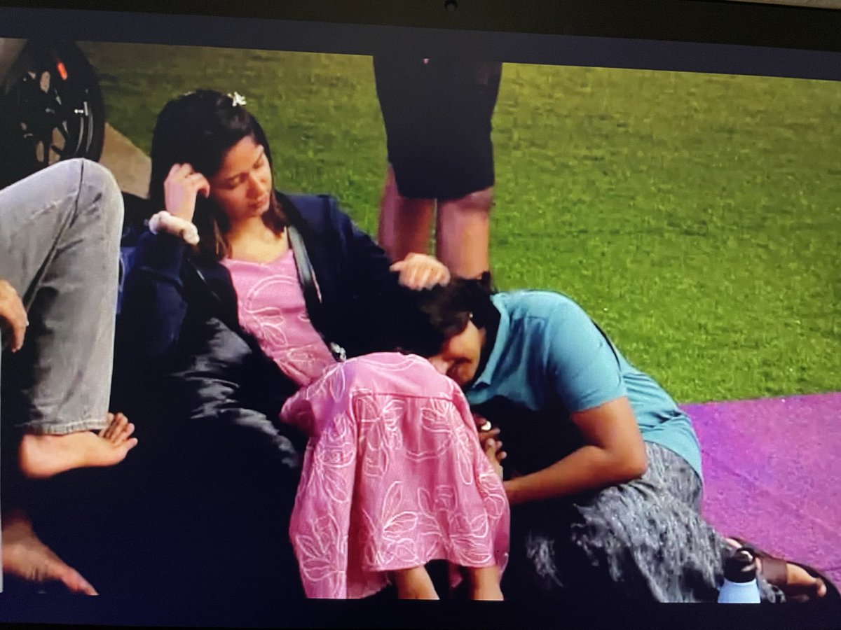 priyasanjay08's tweet photo. I really love Kiran and Sandy’s bond 🥹❤️. #BBK13 
Paapa he was crying like a baby 😭 https://t.co/ErINrdiePy
