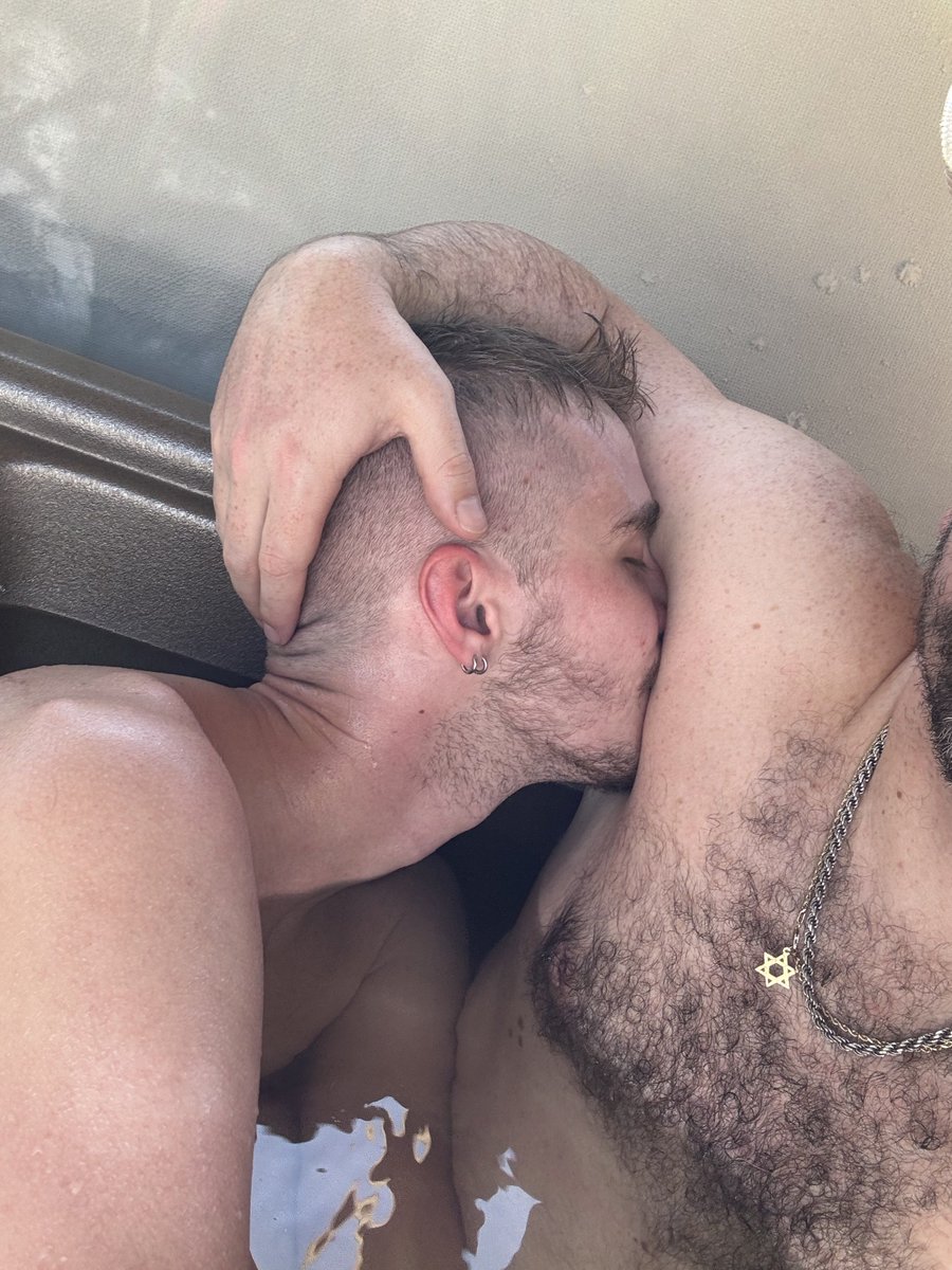 dadssecretacct's tweet photo. Missing @JamesBlond_1 https://t.co/8AEYukD9yR
