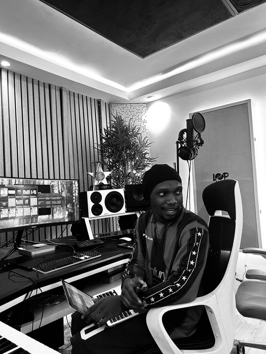 OArtkay's tweet photo. Both Lasmid and Olivetheboy they give we nice bangers 🔥
Mke we enjoy them both rather than comparing!! https://t.co/1FxX91bnxM