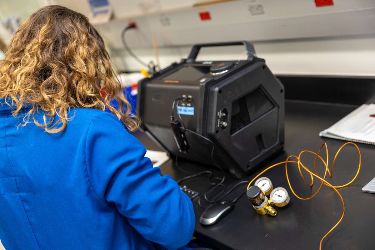 CBPLSSAC's tweet photo. How does @CBP know which tech works in the field? The CBP Laboratories &amp; Scientific Services’ Interdiction Technology Branch uses Rapid Technology Assessment to analyze emerging tools for CBP and partner law enforcement agencies. #CBPOpsSpprt #Innovation https://t.co/vOcS6zKH6R