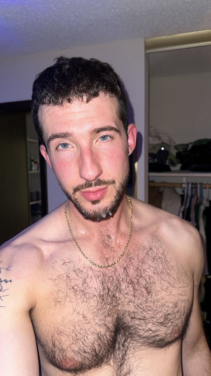 plantdaddy_mnn's tweet photo. Fed 😇 

#growingboy 

https://t.co/48eFVv96SG https://t.co/Of2FyiWi9z