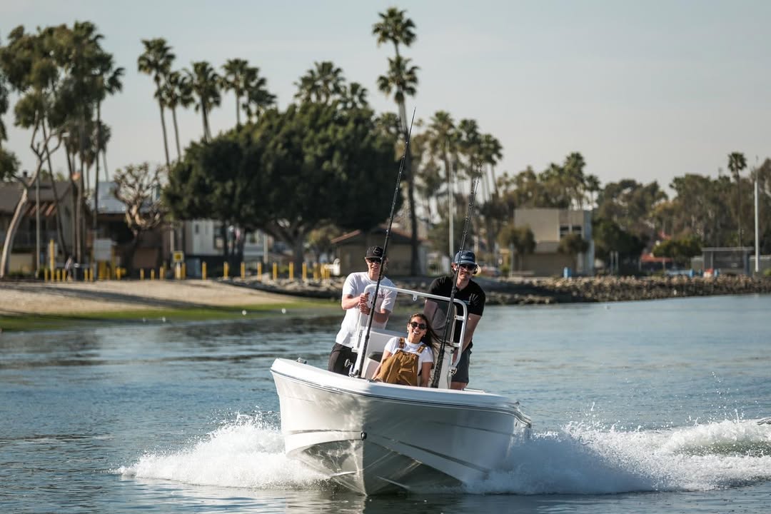 MegEngleby7i's tweet photo. Robalo R160 is making a blazing entrance! https://t.co/lMJB63Cg51