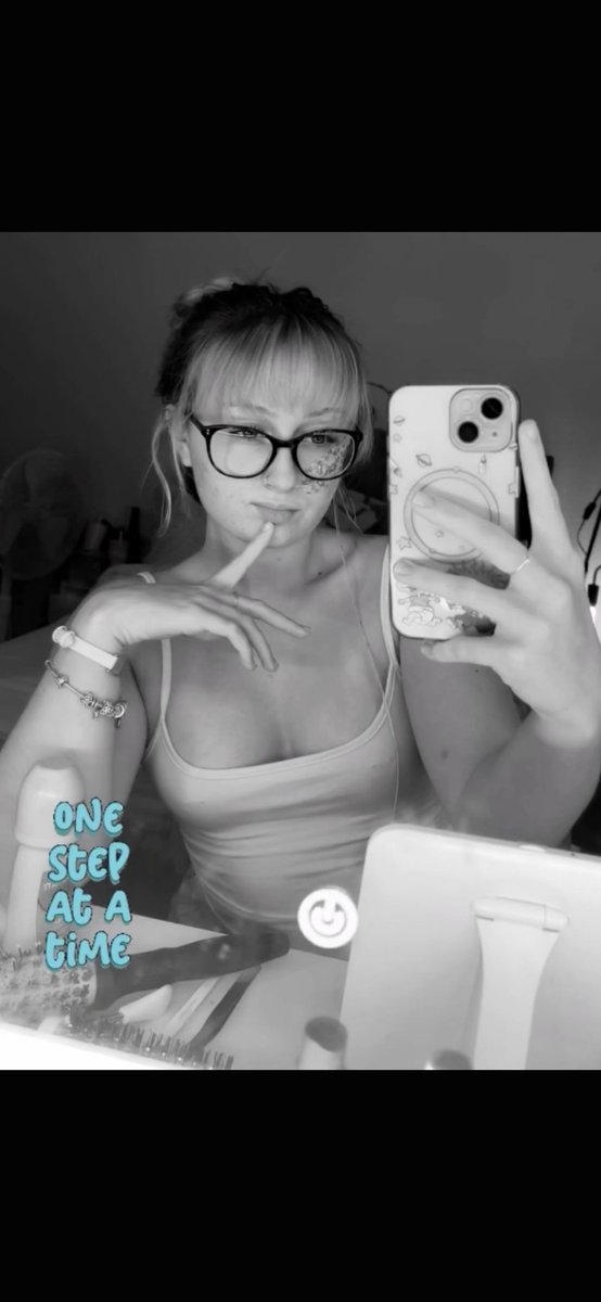 irl_exposer_2's tweet photo. Ffion 19 submitted by her friends ex boyfriend https://t.co/KfVGjbUm7h
