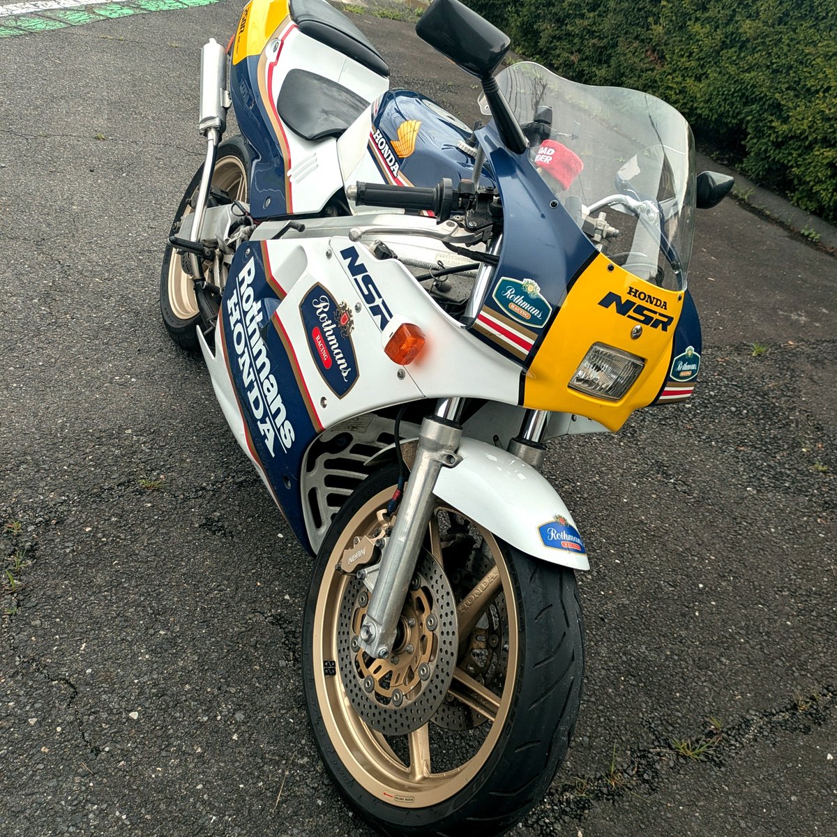 19197272ppp's tweet photo. おはようございます。
今日も朝から地震やら‥
面倒な事務作業1日ですね。
皆様今日も気を付けて通勤やお休みを過ごしてください。
今日も1日ご安全に！
雨マジいらねぇ〜_(┐「ε:)_ｷﾚｿｳ
#フクロウ 
#バイク 
#アルファロメオ
#台風の影響
#HONDA 
#スーパーカブ 
#NSR https://t.co/020x3jEbsE