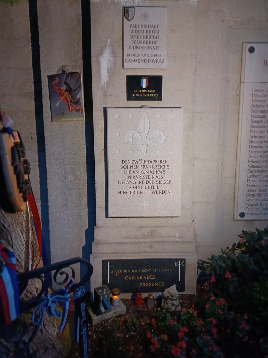 klausamtresen's tweet photo. Ein ergreifender Moment heute Abend auf dem Friedhof St.Zeno in Bad Reichenhall. Wir haben das Grab der 12 französischen Freiwilligen besucht, die am 08.Mai 1945 ohne Prozess von den Siegern erschossen wurden.🙏🕯
#Charlemagne https://t.co/iKcFNY9nGm