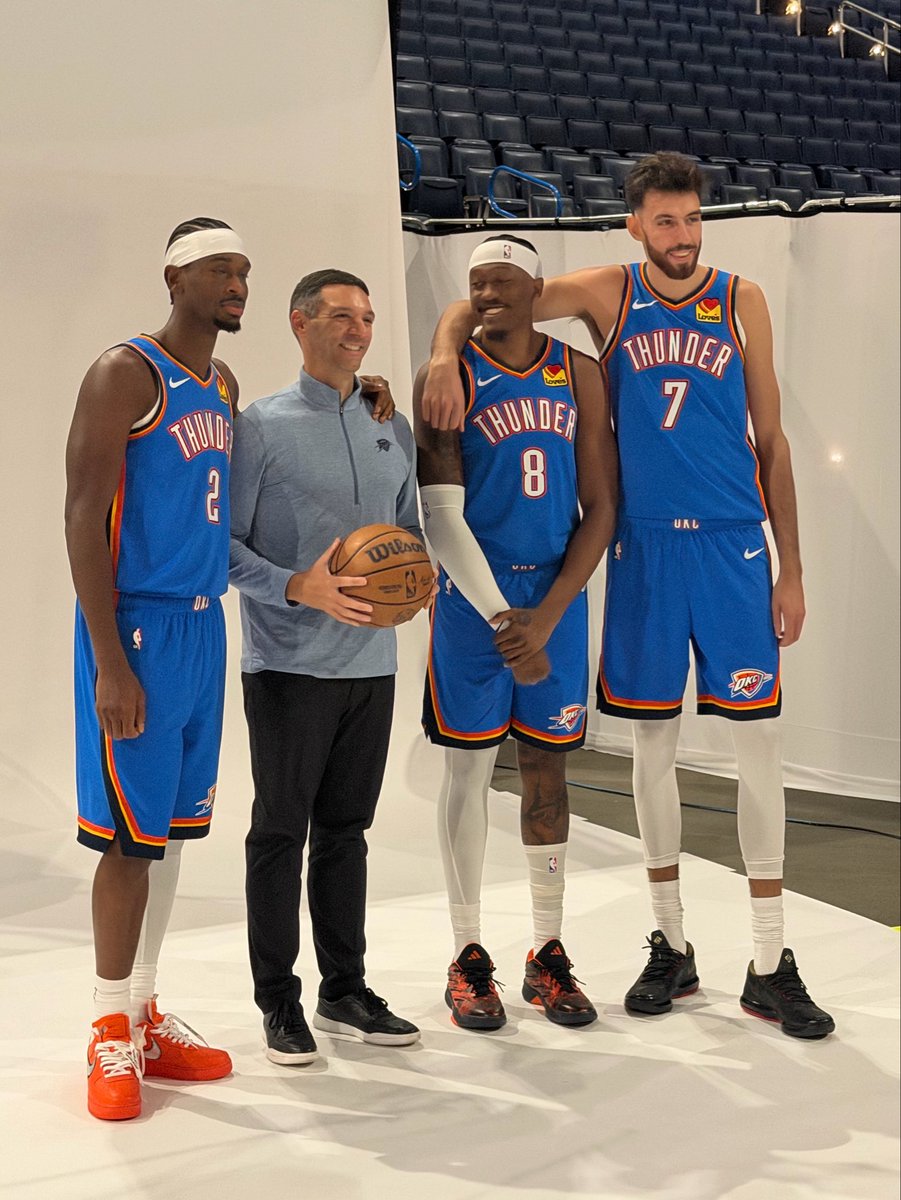 ThunderChats's tweet photo. Best trio/coach combo in the league 🤩 

📸: @Colby_Daniels https://t.co/36qIWLtpge