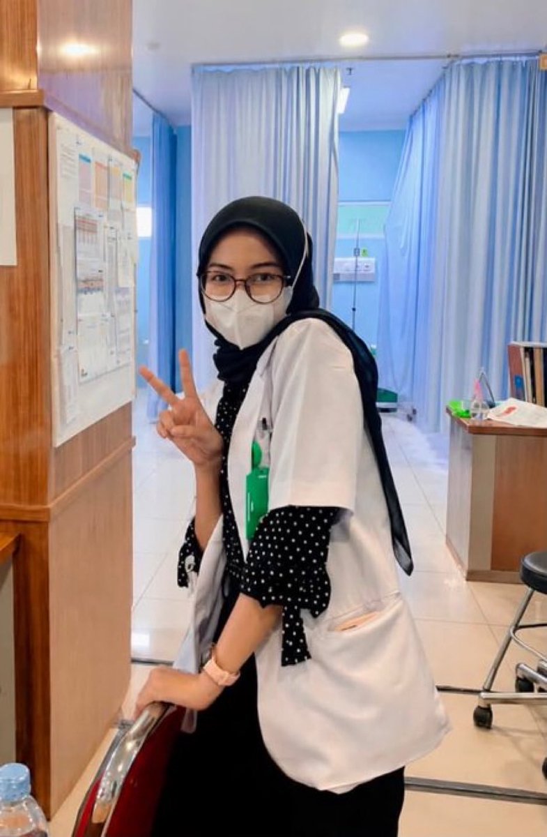 bimyapping's tweet photo. haii! ayo berteman? 
aku selective banget soalnya lagi trauma hehe😅 Anyway, aku F30 tahun, udah divorce ☺️ https://t.co/LwF3QI2hLi