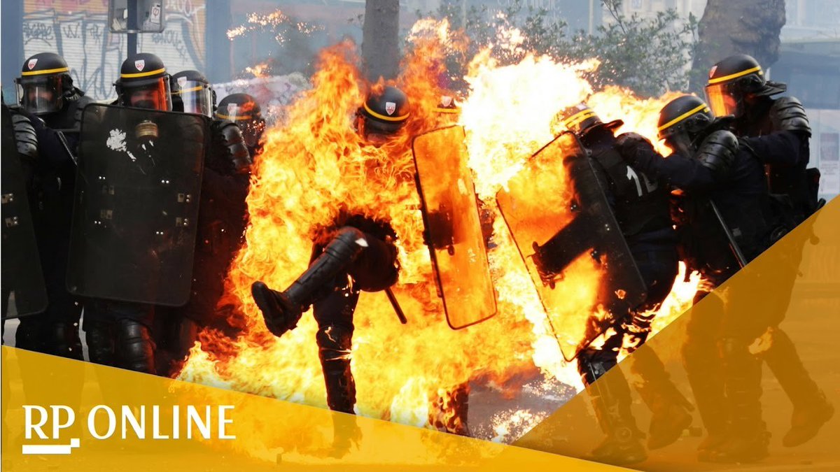 Mas4ermind's tweet photo. Die #Linke und ihre Jugend nennen die Polizei einen „kriminellen Clan“ mit Waffen und Knüppeln.
Diese Verachtung wird in der linken Szene auch mit Gewalt gegen Polizisten ausgetragen.
Trotzdem sollen jetzt genau diese Beamten ihr Leben riskieren, um @ElifEralpBerlin zu schützen ? https://t.co/mrgm65rqew