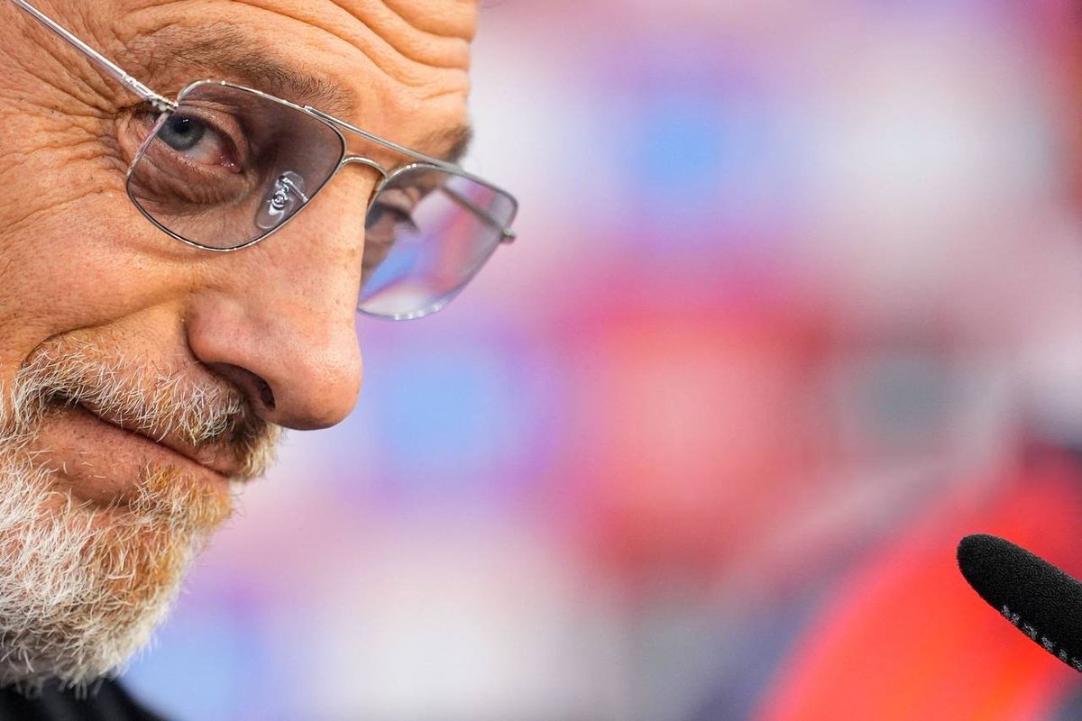 Barca1899Update's tweet photo. "Golden Ball" - who, in your opinion, deserves to win?

🗣️ Monchi:

If I were to judge as a Spaniard, I would say that Lamina deserves it.

But I also imagine that the French will think that Mbappé deserves it.

And the English might say that Harry Kane deserves it. https://t.co/GQ1S6VYpG9