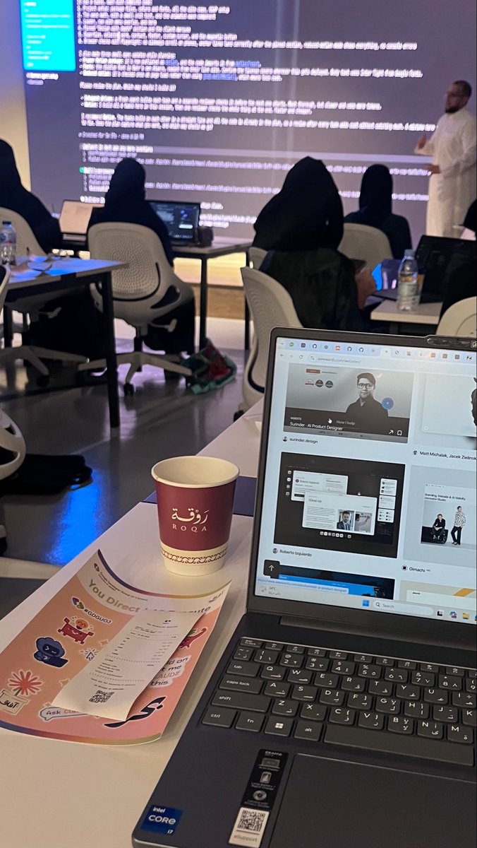 itsldsh's tweet photo. ورشة رهيبة تعلمنا فيها كثير، كيف نستلهم أفكار من التصاميم ونوجه الـAI عشان ينفذها على أفكارنا 🌟

شكرًا للمهندس عبدالرحمن الأحمدي على الشرح الرهيب @abdulrhman_ai 

#آفاق_GDGUJ https://t.co/rOp3FCYKhX