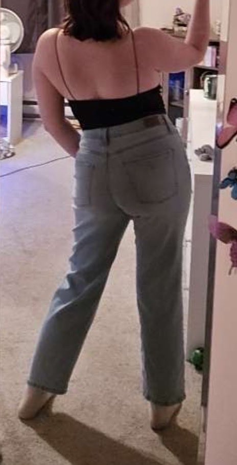 LilyLockuwu's tweet photo. Yay pants :3 #nsfwtwt #nsfw #ass #nsfwtwtًً  #nsfwtwtً  #nsfwtwtﾟ https://t.co/YARka4GM6k