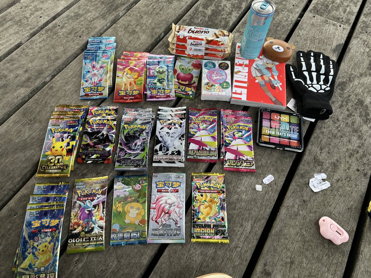 anngu_'s tweet photo. Haul from Sunday  (i bought the redbull) #kleptotwt https://t.co/ZahcvRV6xt