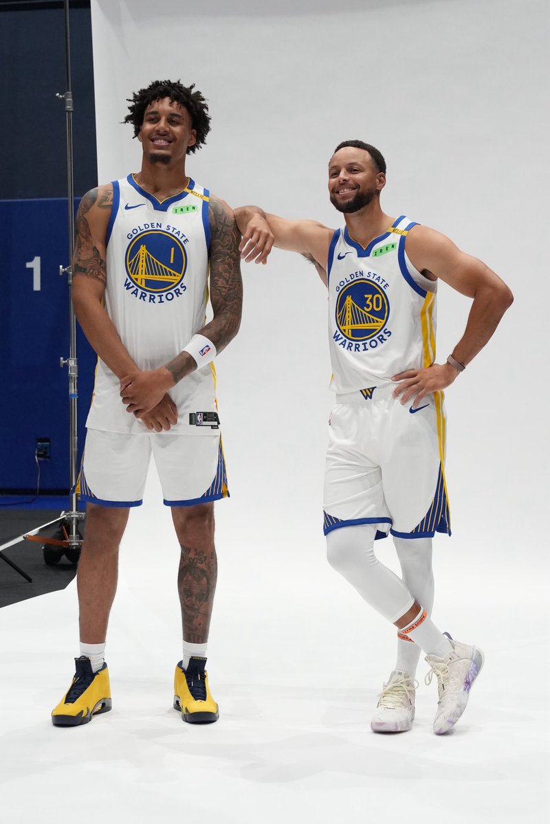 warriors's tweet photo. Rookie &amp; the vet! https://t.co/grcq0oGPJq