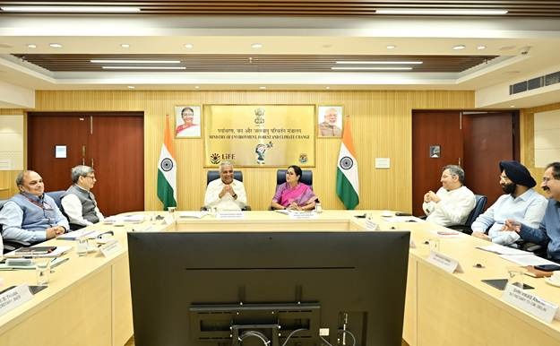 NewsStar69313's tweet photo. Union Environment Minister Reviews Delhi’s Air Pollution Mitigation Plan With CM Smt. Rekha Gupta; Calls For Time-Bound, Coordinated Action And Public Participation.
#Union #Environment #Minister #Reviews #Delhi’s #Air #Pollution #Mitigation #Plan #With
https://t.co/HYcOaLK7Ms https://t.co/wD3ElixP79