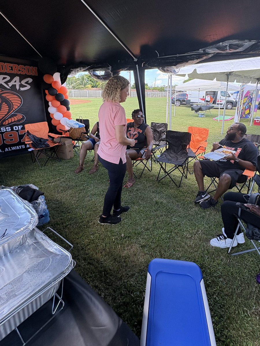DWStweets's tweet photo. I had a such great time celebrating Cobra Pride with @BAHSCobras alumni at their homecoming tailgate!

Just wonderful to meet so many generations of proud Boyd Anderson alumni. https://t.co/1G8M4ksFbr