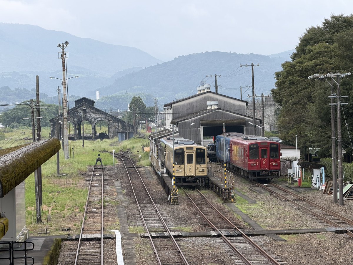 mt_kitahodaka's tweet photo. おはようございます。
熊本県人吉市は曇り、気温23℃です。
昨日は再開通したくま川鉄道に乗車しました。
2020年の水害以来の開通、関係者のご尽力に感謝です。

#マイあさ #くま川鉄道 https://t.co/KMpneKthlG