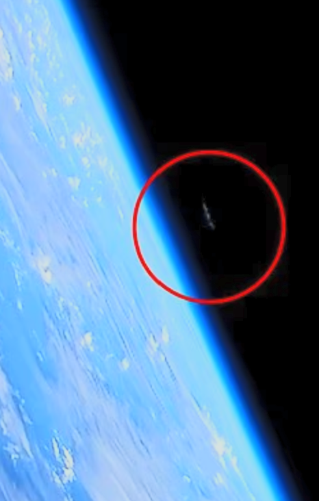 overclassifiedx's tweet photo. 🚨 They just livestreamed what looks like a UFO mothership trailing Starship over Texas.

About 8 minutes into SpaceX’s first orbital flight, a pale blue curved streak with a bright white tip appeared behind the vehicle.

Viewers called it bigger than a city and SpaceX hasn’t said a word. One explanation is leftover booster gas after an engine cut out but the timing is still weird.

Coincidence… or did something else show up to watch the first Starship reach orbit?