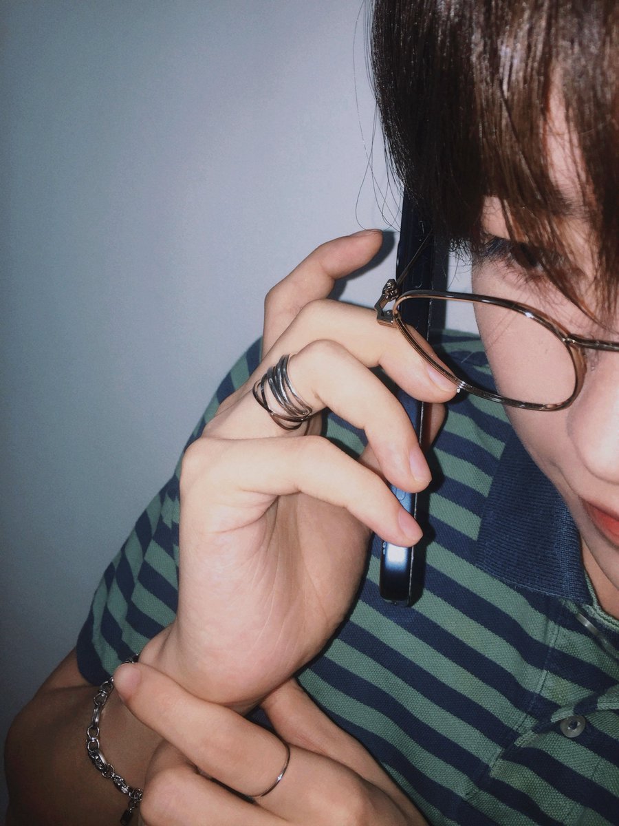 nyangsioning's tweet photo. YUSHI CON LENTES 🤤🤤🤤🤤🤤🤤🤤🤤🤤🤤🤤🤤🤤 https://t.co/lTkwCoaNkT