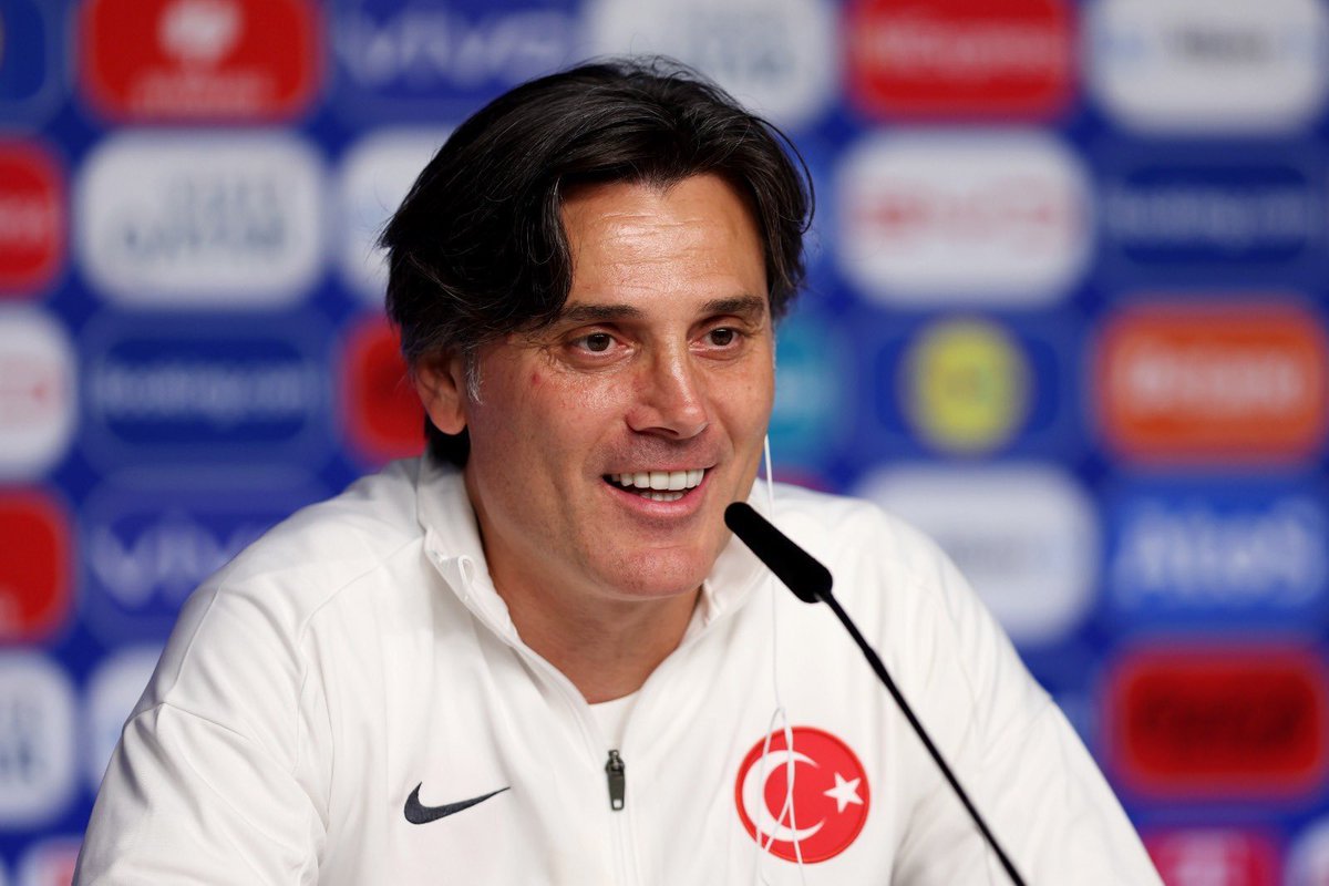 kartalisthaber's tweet photo. Kendi takımında dahi oynamayan Samet kadroda ama bu sezon takımında en çok süre alan Emirhan Topçu maç kadrosuna ALINMIYOR.

İlhan Fakılı en formda sol kanatlardan biriyken maç kadrosuna ALINMIYOR.

Kafasını kuma gömmüş bir hoca ve yönetimlerinin rezillikleri bitmiyor, hepiniz fiyaskosunuz.