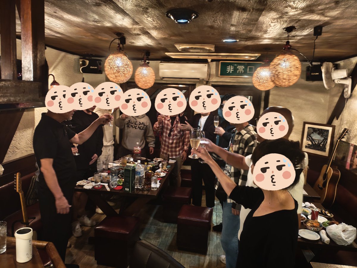 tabatan5678's tweet photo. 叔父貴の誕生日会🎉

来れない方は来月
😘ファミリー最高🚬 https://t.co/wFeV5JAg0c