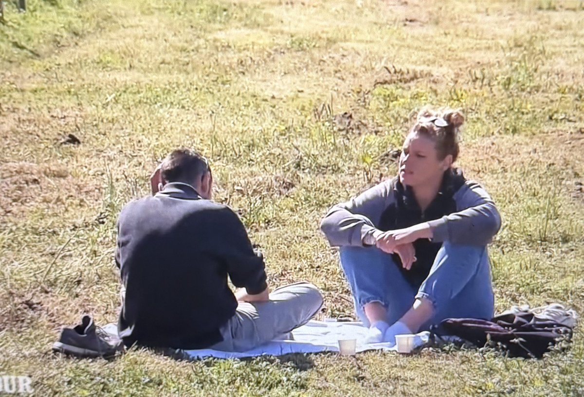 mkawaii23's tweet photo. #ADP #ADP26 #adp26 #adp C’est bien ce que je pensais, je la trouve bien plus posée à la ferme, plus sympathique, contrairement aux speed dating ☺️ https://t.co/nfg6X8ONqv