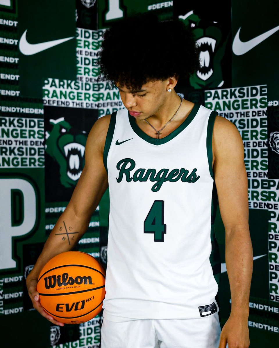 UWPMBB's tweet photo. Media Day 📸s

#DefendTheDen // #RangerGRIT https://t.co/VicG244NJQ
