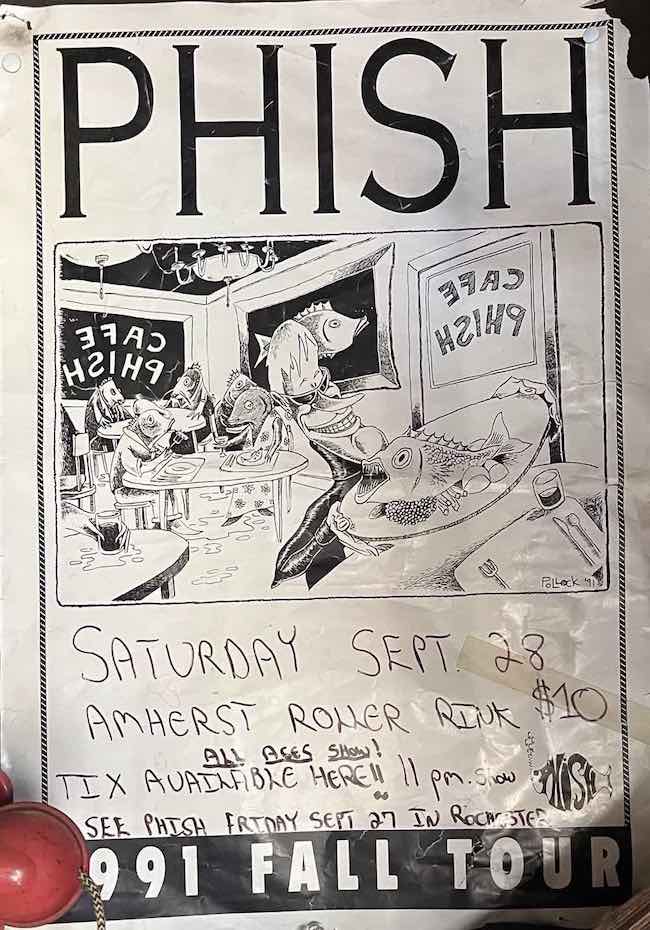 shapsio's tweet photo. 9/28 #phish #TIPH: chance90, rink buf91, san diego95, oak mtn99, tenaciousD w/page @higherground 01, mike/leo den05, los lobos w/T nyc06, M cinci09, M in-store syr17, delebration w/fish wide open bluegrass raleigh(19), trey columbus21. https://t.co/eL8rhMcYyv