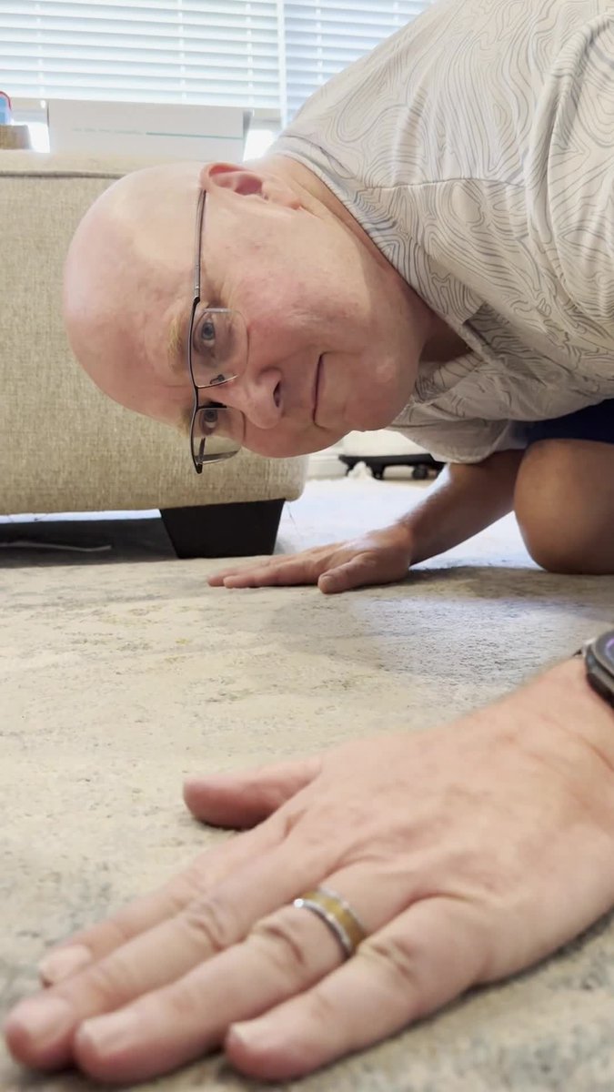 DevinKCreates's tweet photo. Pet UGC tip: get the camera on the floor. Brands want the demo from dog height, not standing over the product.
#ugc #ugccreator #petugc #dogugc #contentcreator https://t.co/qL4TfFU3HG