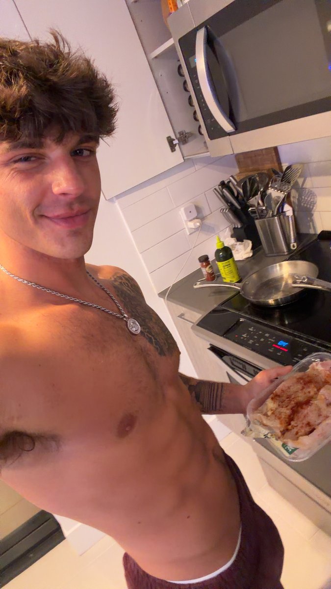 Leolvn69's tweet photo. Who's hungry for more? 😜 https://t.co/saxUeP6zsV