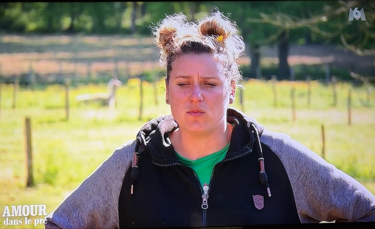 KingMenphys's tweet photo. « Je suis complètement fun et délurée » Mais oui Justine ça se voit, t’es la personne la plus enjouée du monde 😭 #adp26 #adp2026 #adp https://t.co/v1ogeCFLQs